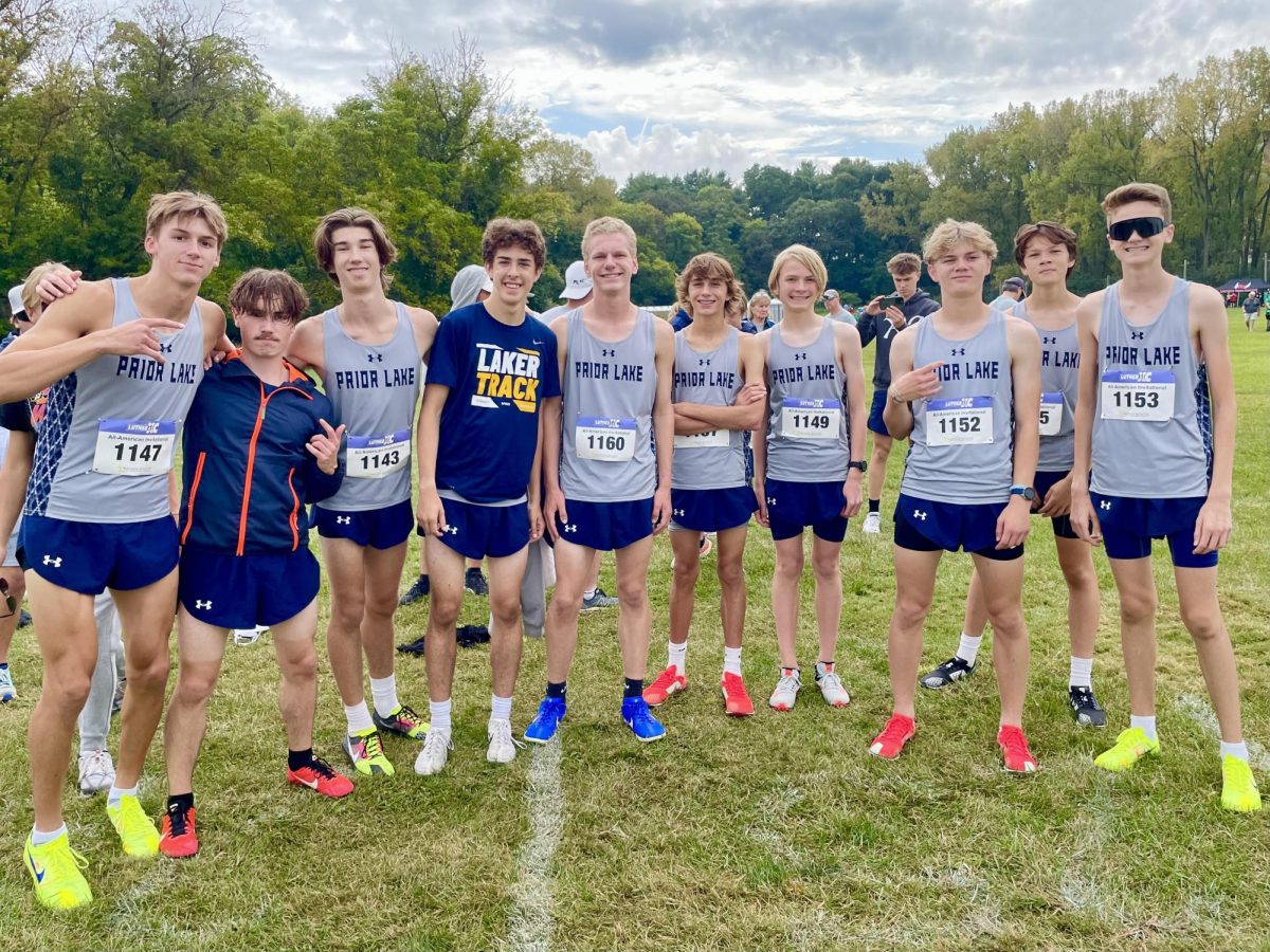 Members of the varsity XC team at their race at Luther College