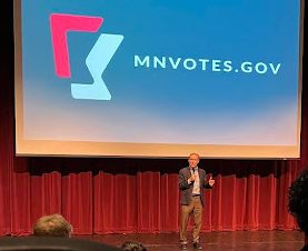 Steve Simon giving a lecture on elections in Minnesota. Taken in the Prior Lake High School auditorium.